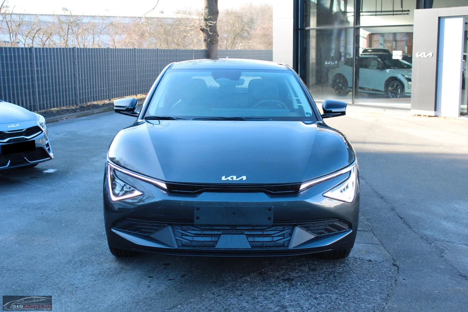 Kia EV6 НОВ!/AIR/170HP/CAN/LED/CPLAY/KLESS/NAVI/ACC/690q, снимка 2 - Автомобили и джипове - 56128120