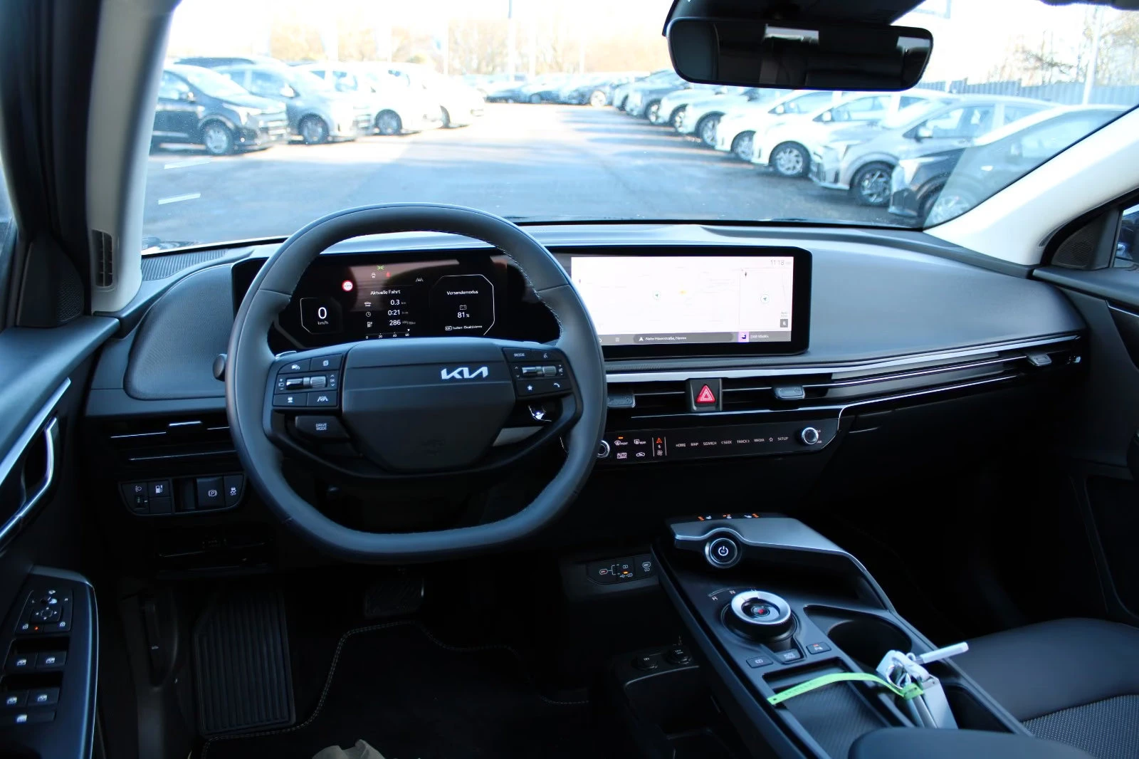 Kia EV6 НОВ!/AIR/170HP/CAN/LED/CPLAY/KLESS/NAVI/ACC/690q, снимка 7 - Автомобили и джипове - 56128120