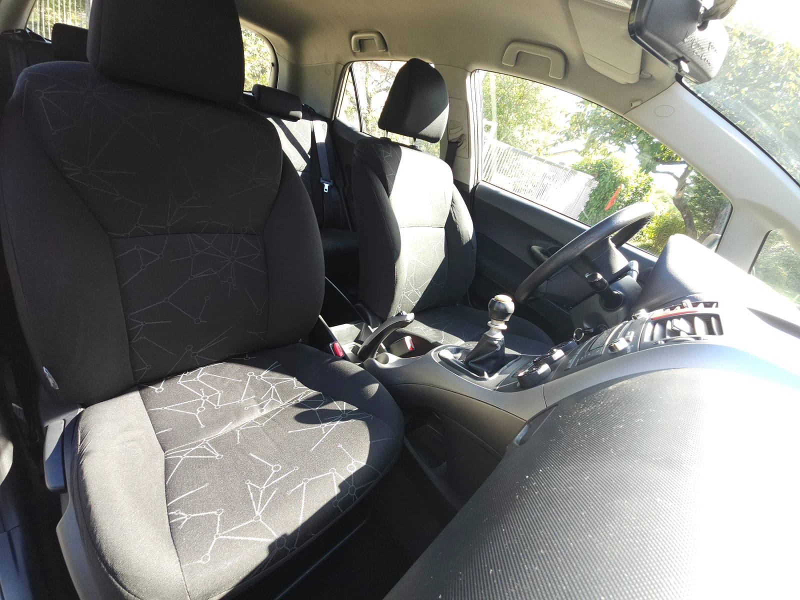 Toyota Auris, снимка 12 - Автомобили и джипове - 56363605
