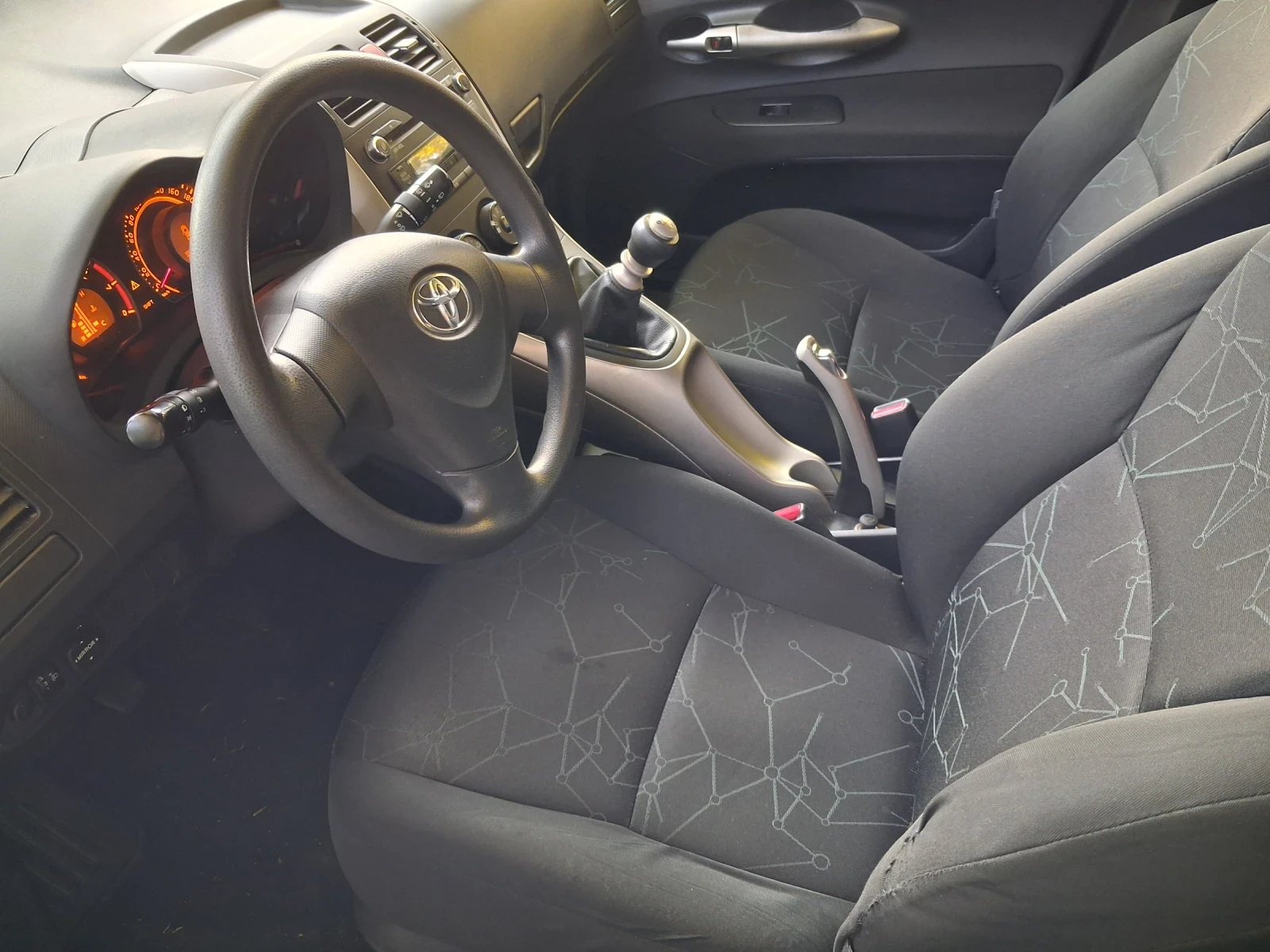 Toyota Auris | Mobile.bg � ����������� 10