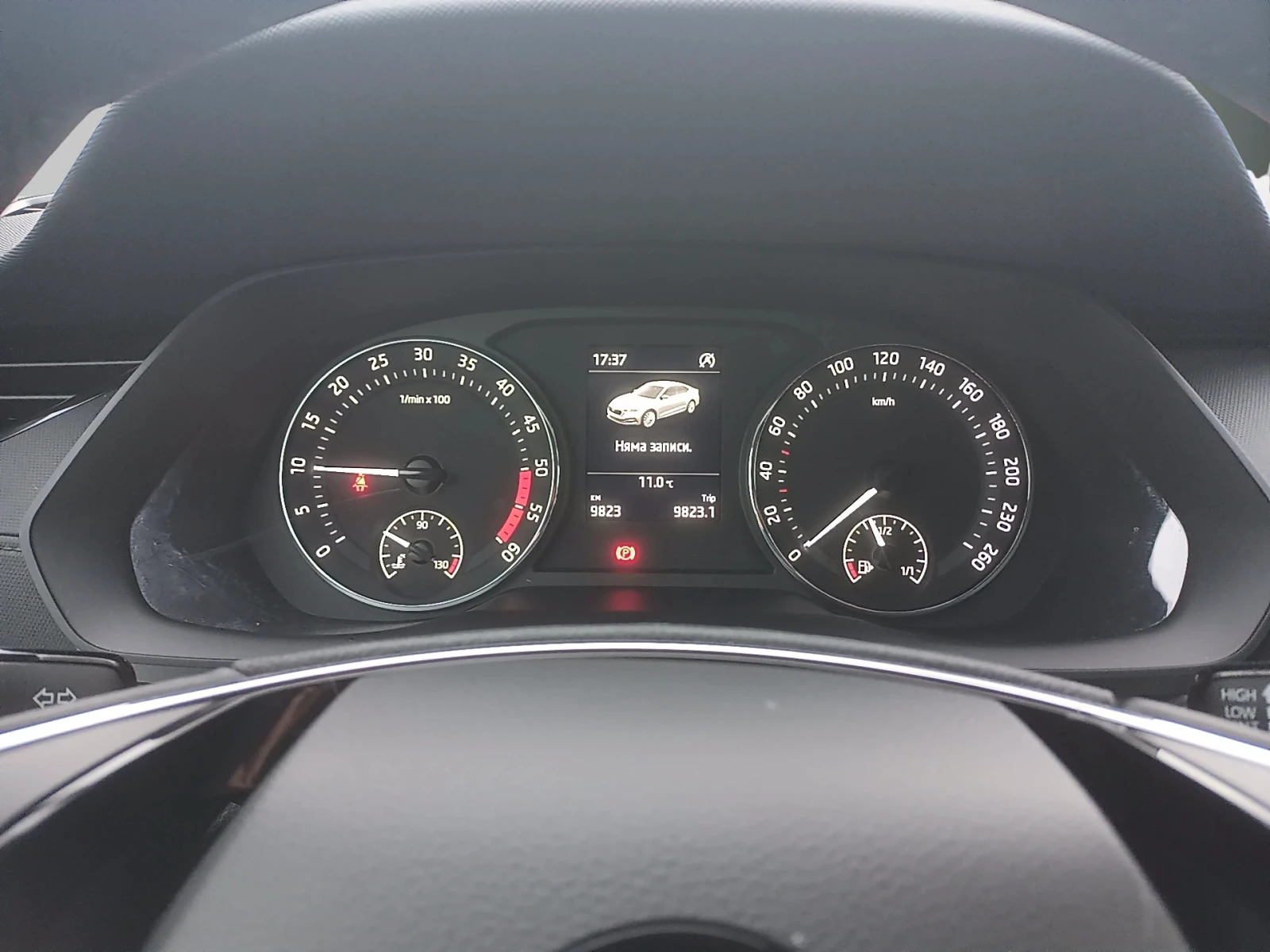 Skoda Octavia 2.0 TDI/6MT, снимка 10 - Автомобили и джипове - 56710535