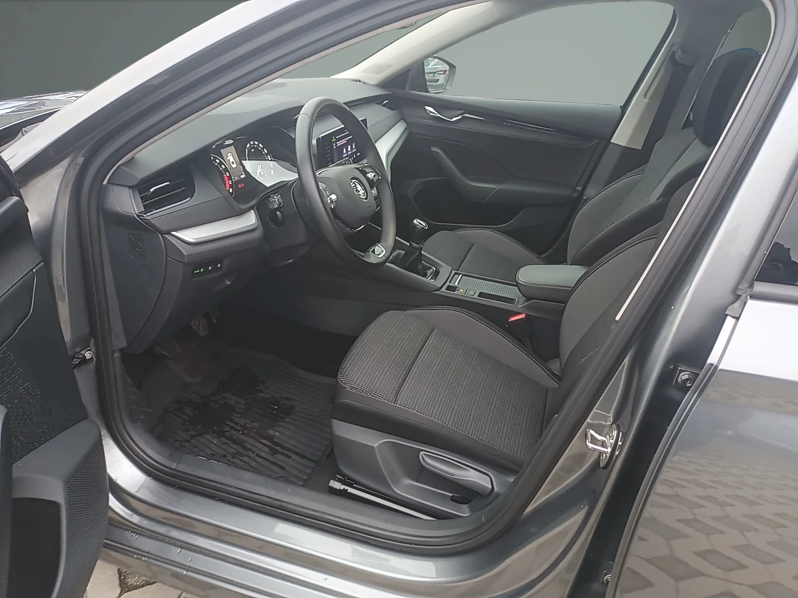 Skoda Octavia 2.0 TDI/6MT, снимка 9 - Автомобили и джипове - 56710535