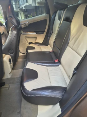 Volvo XC60 D5 AWD, снимка 6