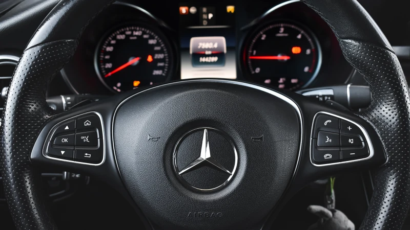 Mercedes-Benz GLC 250 d 4MATIC, снимка 13 - Автомобили и джипове - 51018014