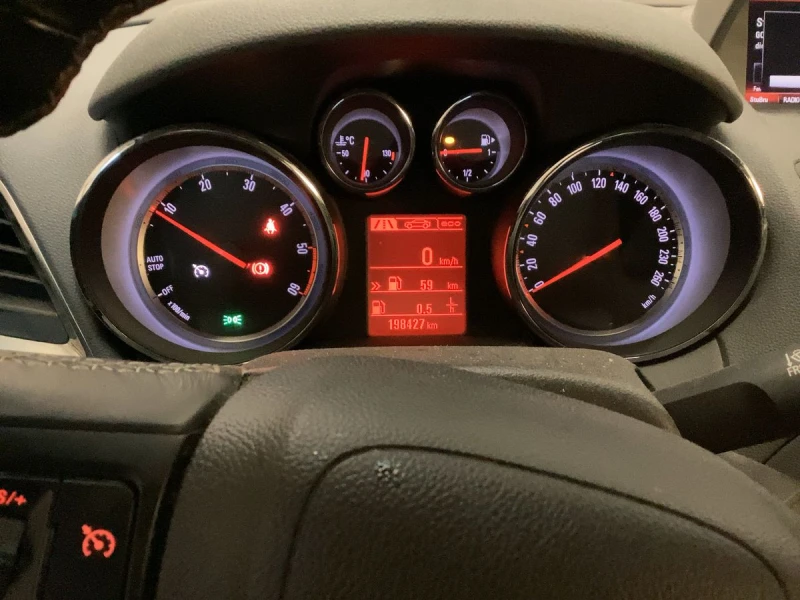 Opel Mokka 1.6CDTi, снимка 7 - Автомобили и джипове - 53026403