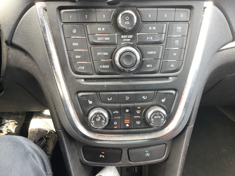 Opel Mokka 1.6CDTi, снимка 8 - Автомобили и джипове - 53026403