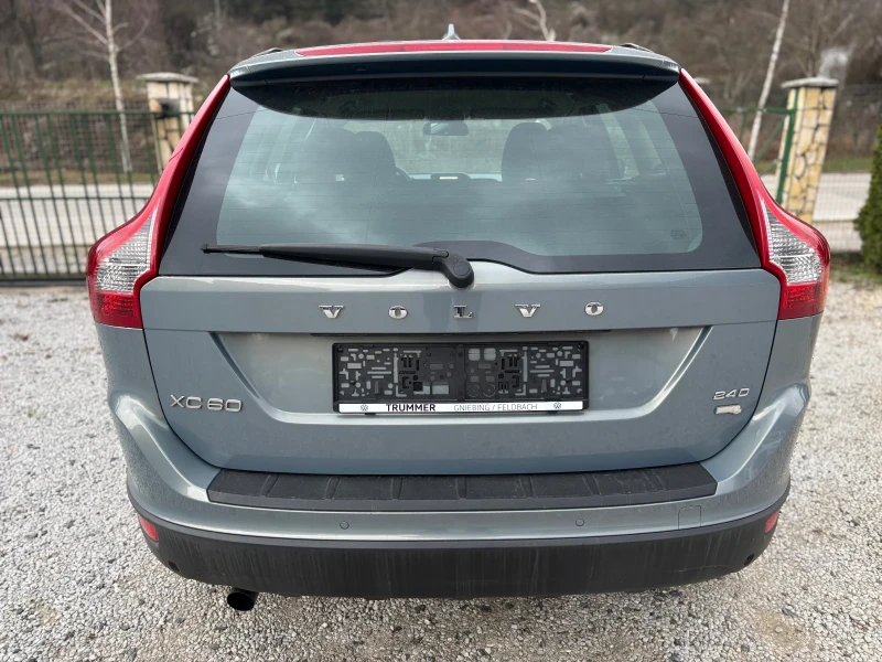 Volvo XC60 2.4 D 5 РЪЧКА, снимка 6 - Автомобили и джипове - 53443171