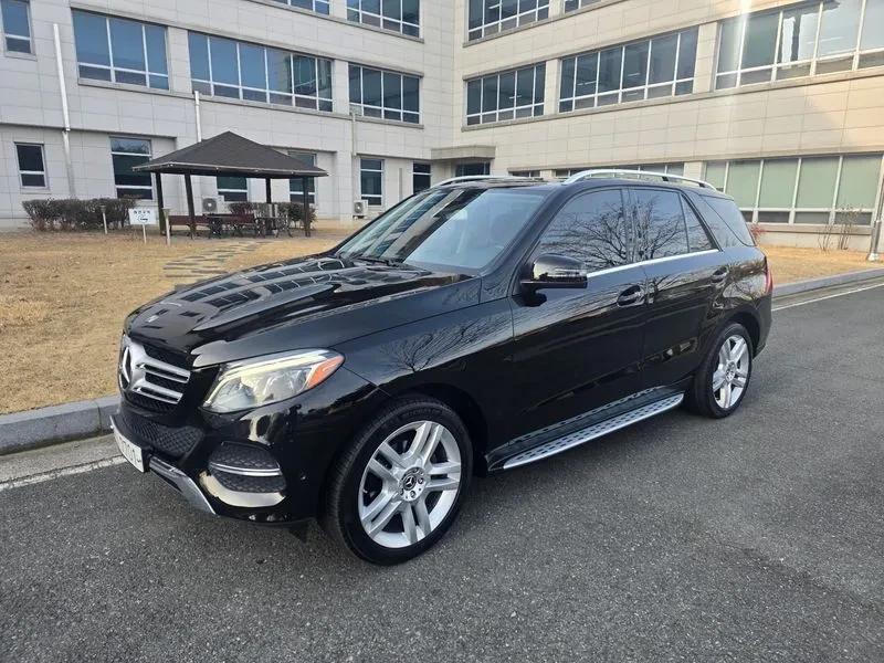 Mercedes-Benz GLE 350d - САМО 30% АВАНС, снимка 2 - Автомобили и джипове - 56112311