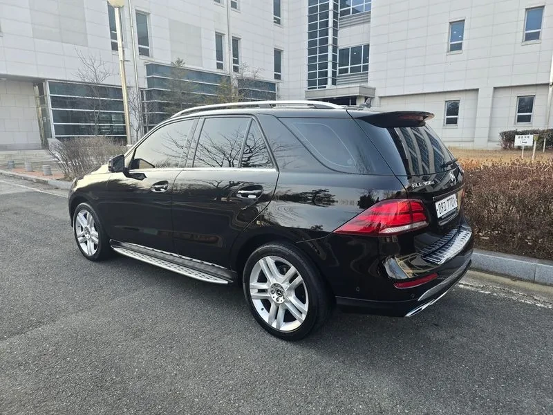 Mercedes-Benz GLE 350d - САМО 30% АВАНС, снимка 13 - Автомобили и джипове - 56112311