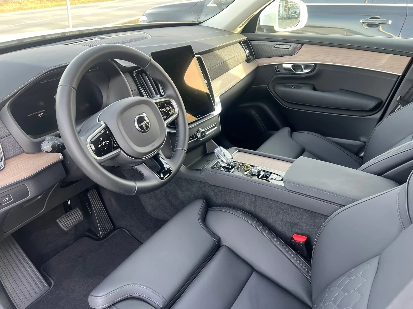 Volvo Xc90 B5 AWD Plus, снимка 6 - Автомобили и джипове - 42025783