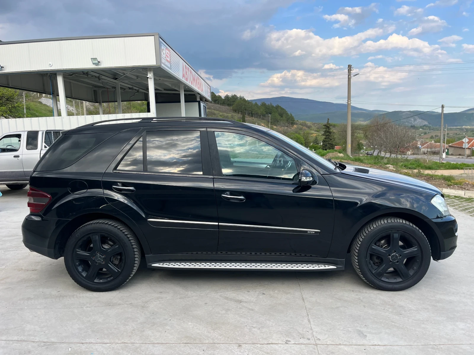 Mercedes-Benz ML 320 3.2/SPORT - изображение 3