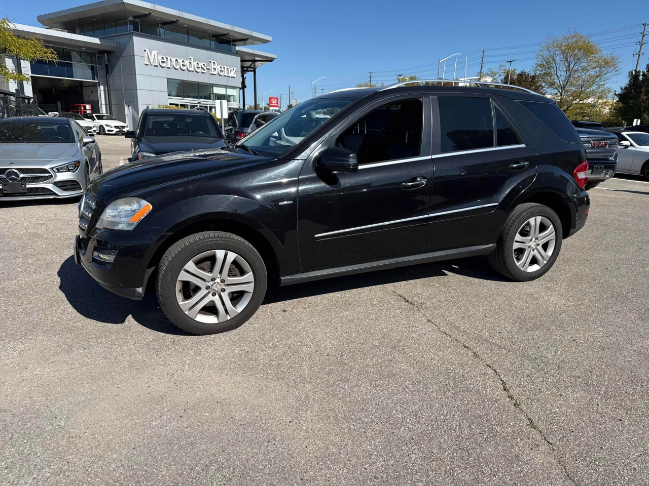 Mercedes-Benz ML 350 * АВТО КРЕДИТ* ЦЕНА ДО БГ * CARFAX *  - изображение 3
