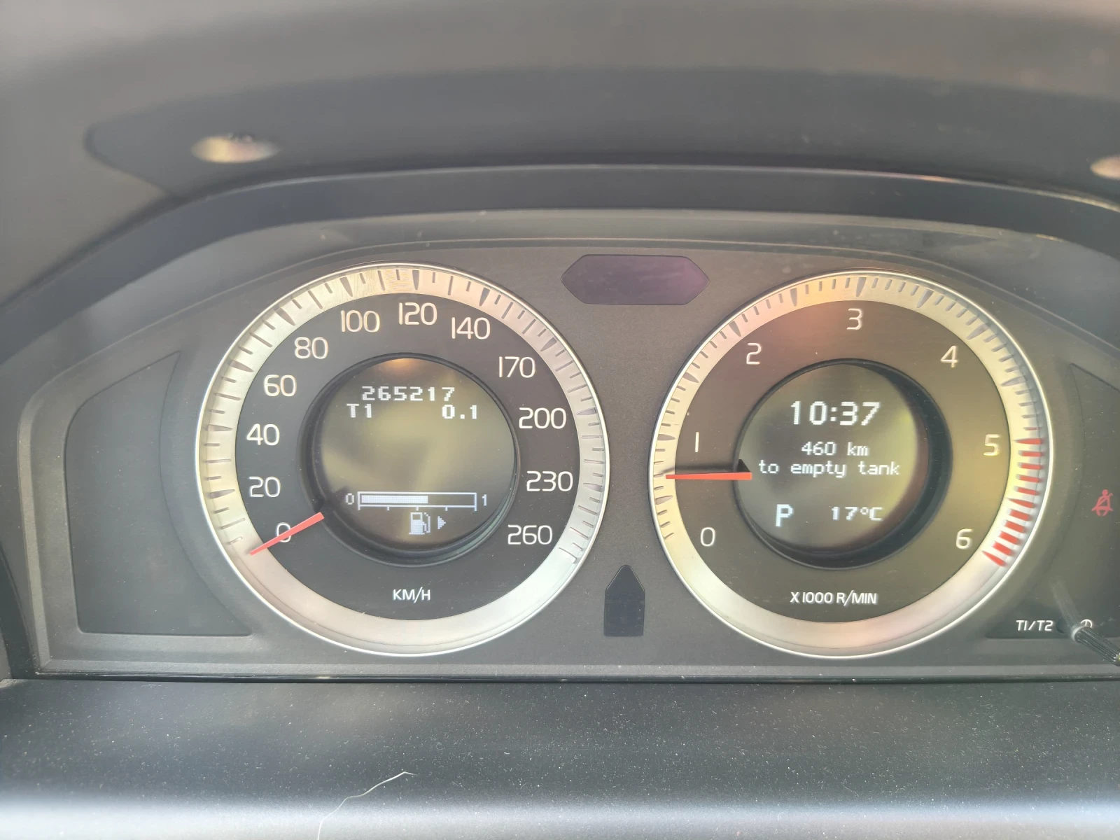 Volvo XC60 D5 AWD, снимка 4 - Автомобили и джипове - 53875650