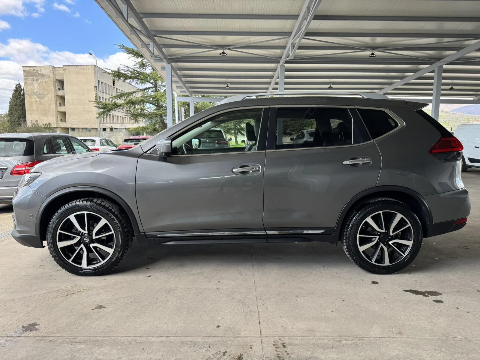 Nissan X-trail D* 130ps* 4x4* Distr* КОЖА* НАВИ* КАМЕРА* Кeyless, снимка 2 - Автомобили и джипове - 53926573