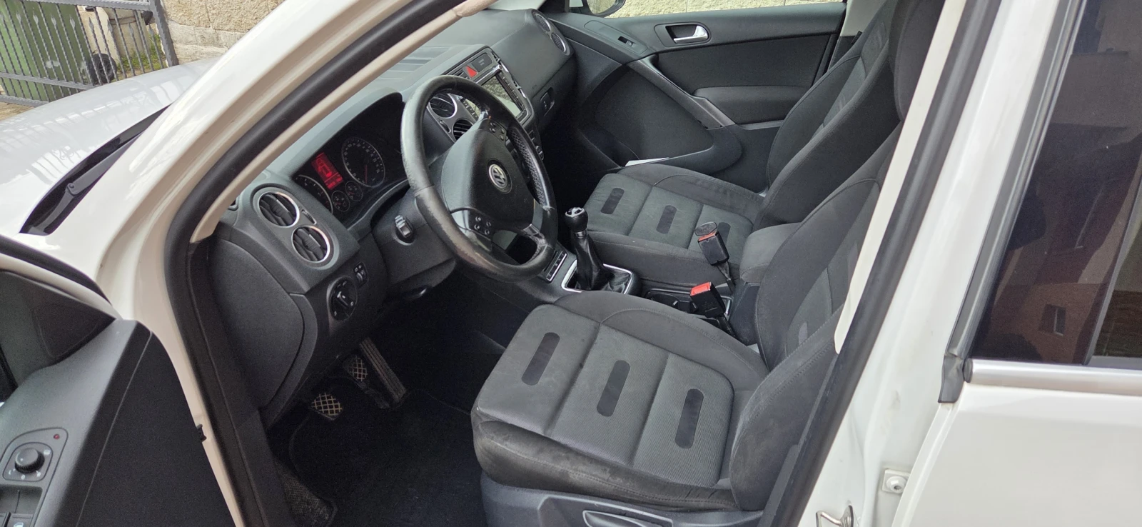 VW Tiguan 2.0TDI 4Motion, снимка 6 - Автомобили и джипове - 53978426