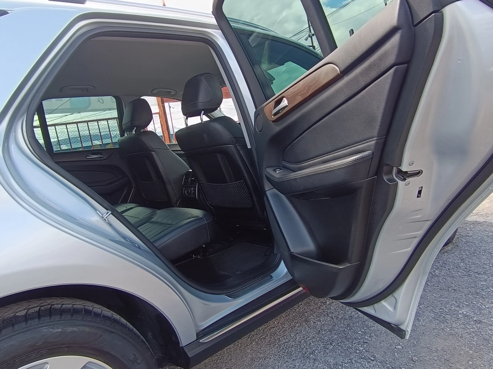 Mercedes-Benz GLE 350 ШВЕЙЦАРИЯ !!! ВСИЧКО ПЛАТЕНО !!! ОБСЛУЖЕН !!!, снимка 11 - Автомобили и джипове - 54148701