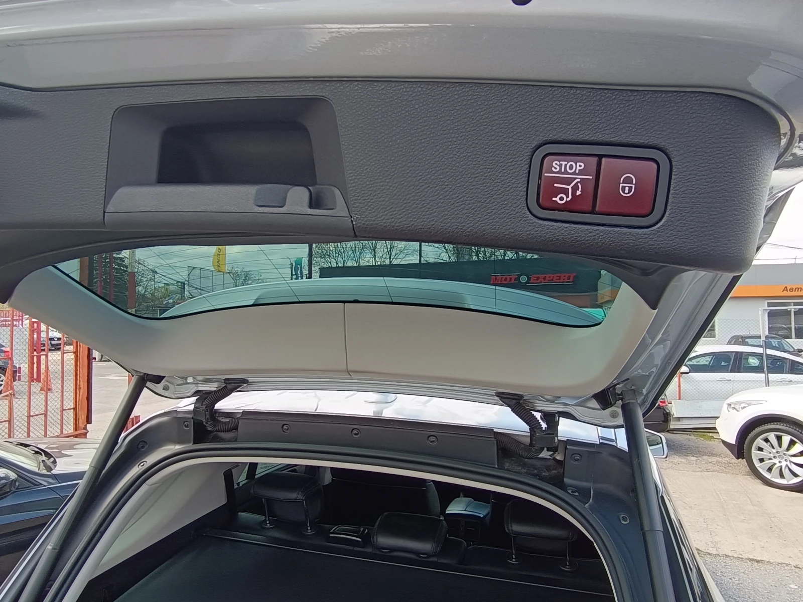 Mercedes-Benz GLE 350 ШВЕЙЦАРИЯ !!! ВСИЧКО ПЛАТЕНО !!! ОБСЛУЖЕН !!!, снимка 10 - Автомобили и джипове - 54148701