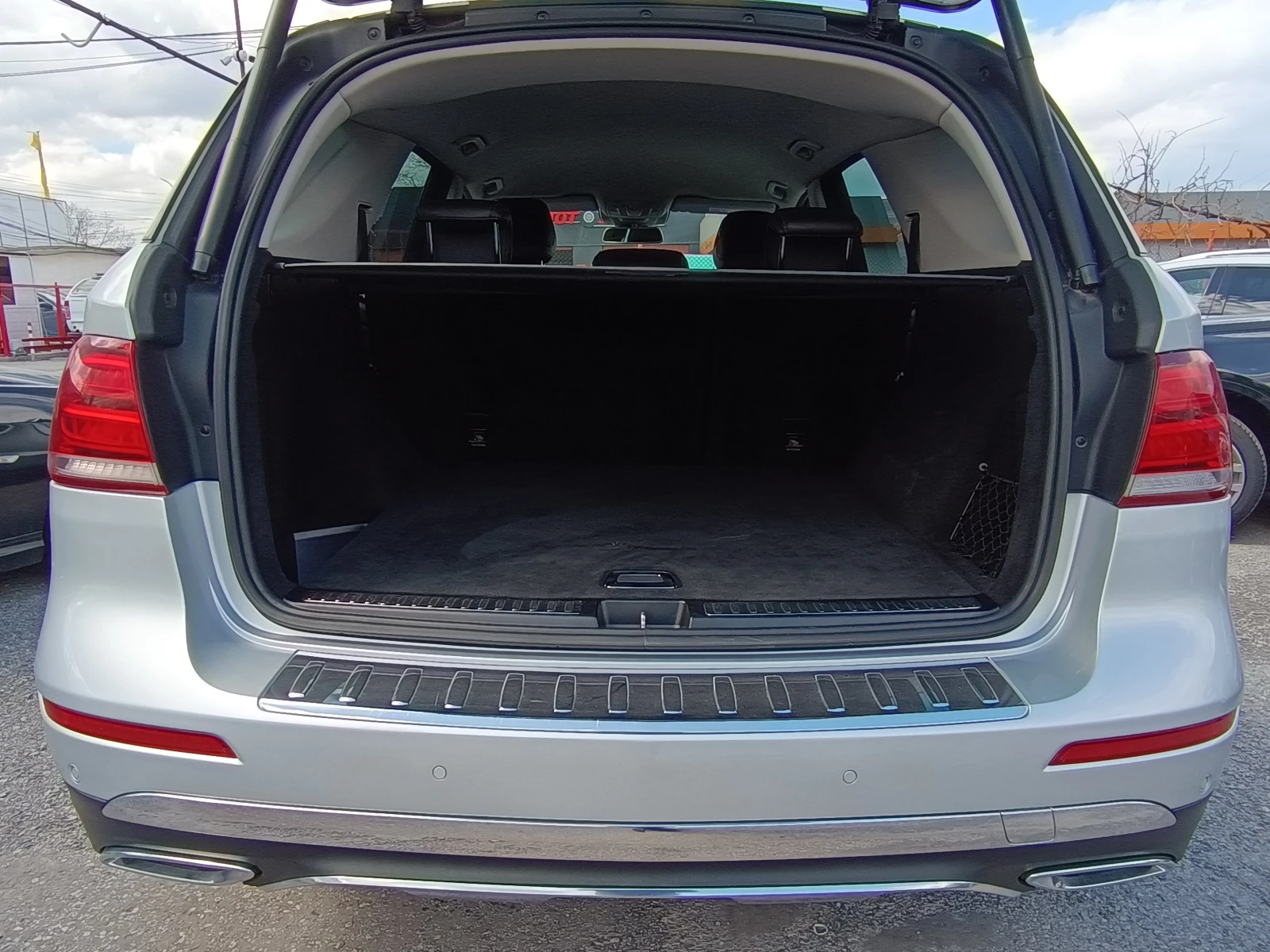 Mercedes-Benz GLE 350 ШВЕЙЦАРИЯ !!! ВСИЧКО ПЛАТЕНО !!! ОБСЛУЖЕН !!!, снимка 8 - Автомобили и джипове - 54148701