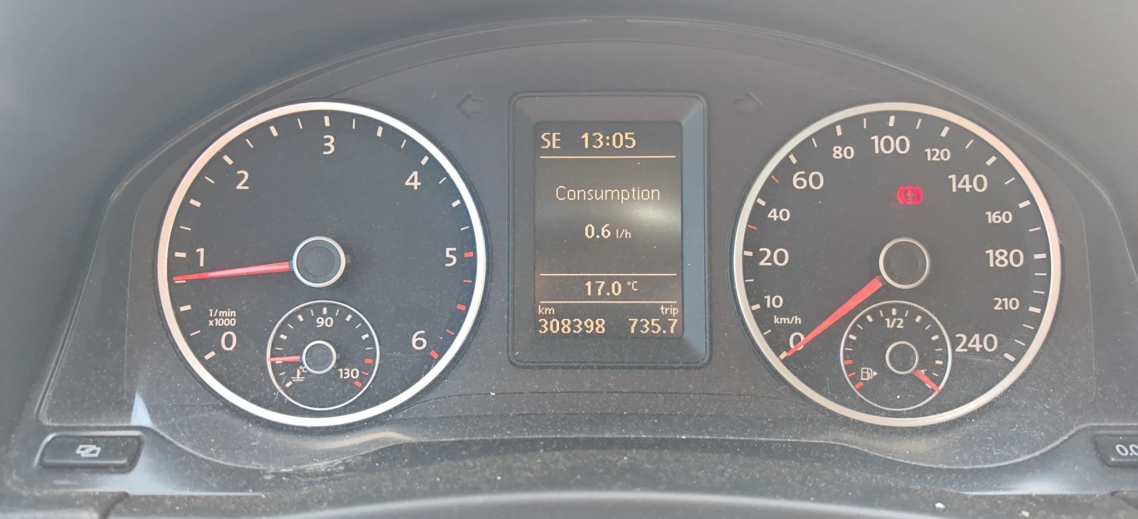 VW Tiguan, снимка 9 - Автомобили и джипове - 54494544