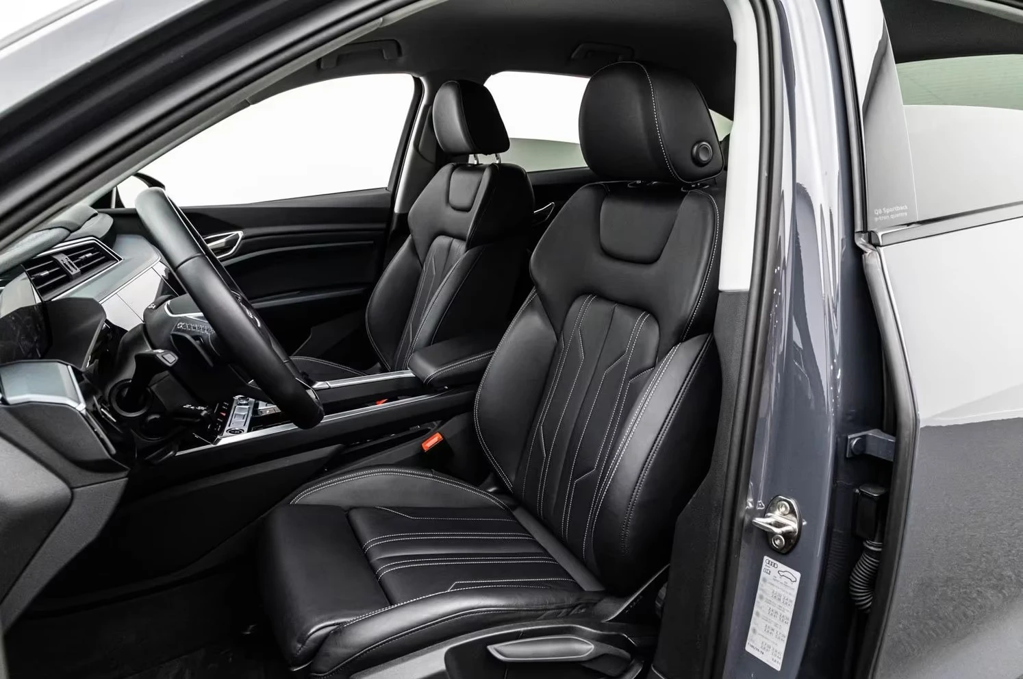 Audi Q8 50 E-TRON/ S-LINE/ QUATTRO/ SPORTBACK/ 360/ MATRIX, снимка 10 - Автомобили и джипове - 55204052