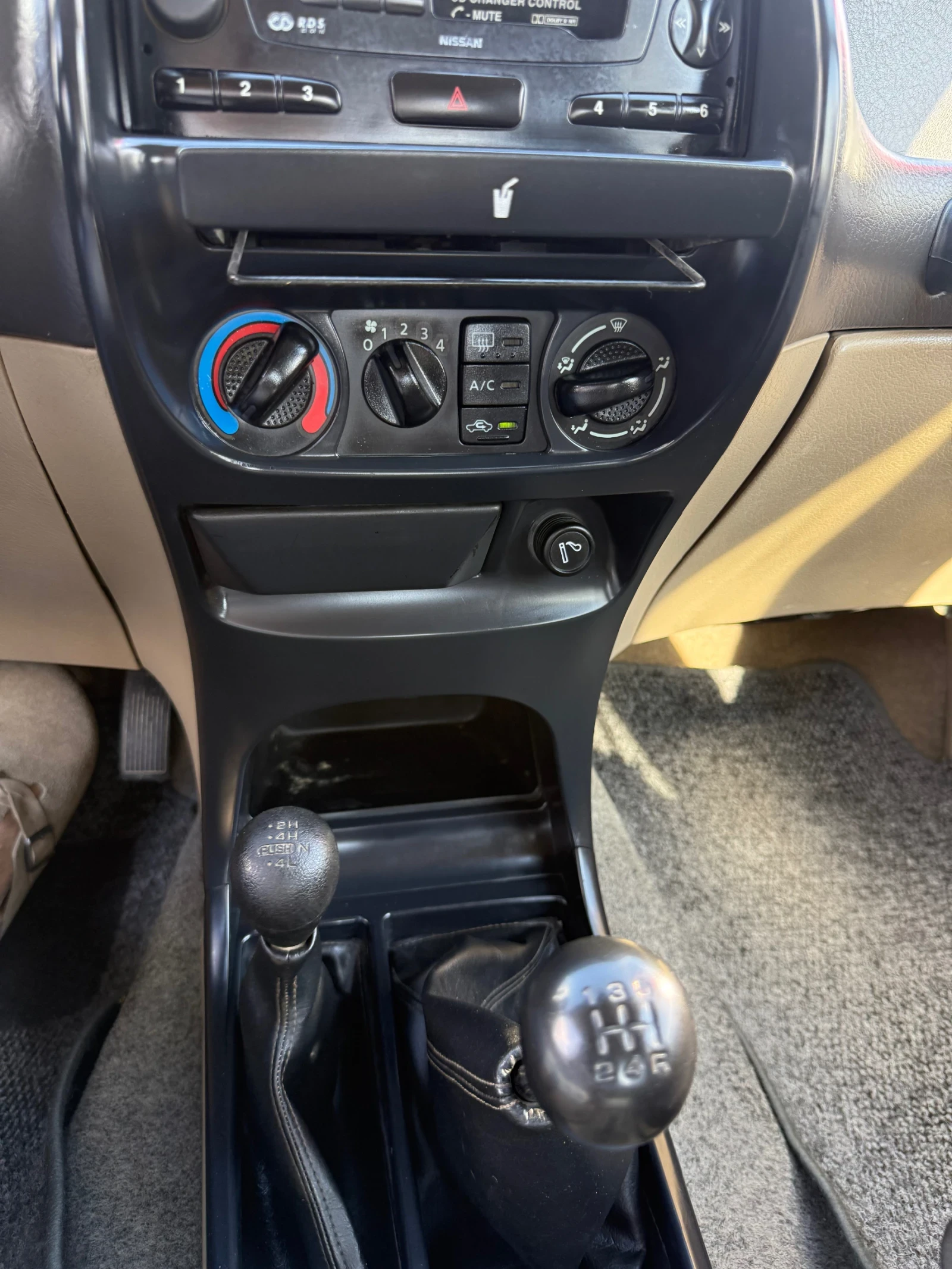 Nissan Terrano 2.7tdi, снимка 11 - Автомобили и джипове - 55267036