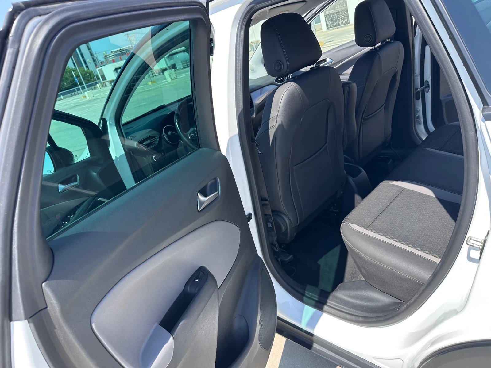 Opel Crossland X, снимка 13 - Автомобили и джипове - 55340045