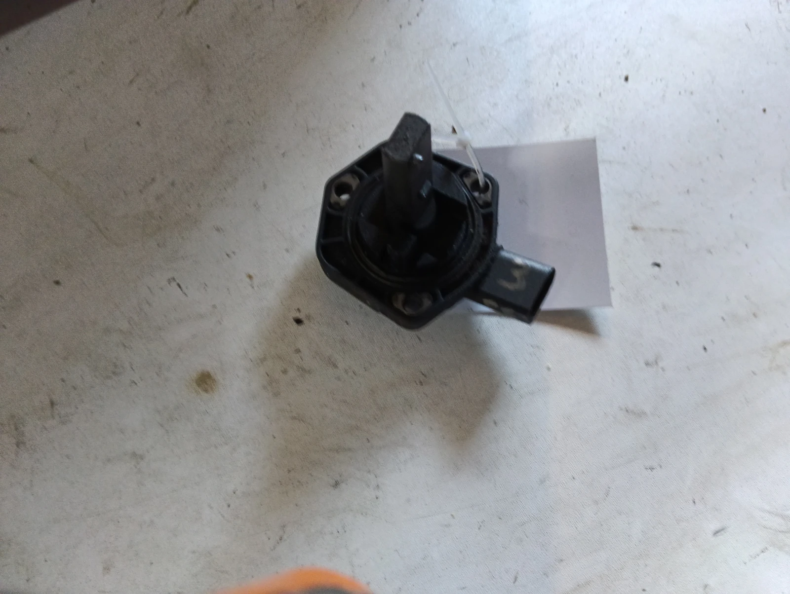 датчик масло 2.0 TDI 6PR00807902 1J0907660B VW Passat