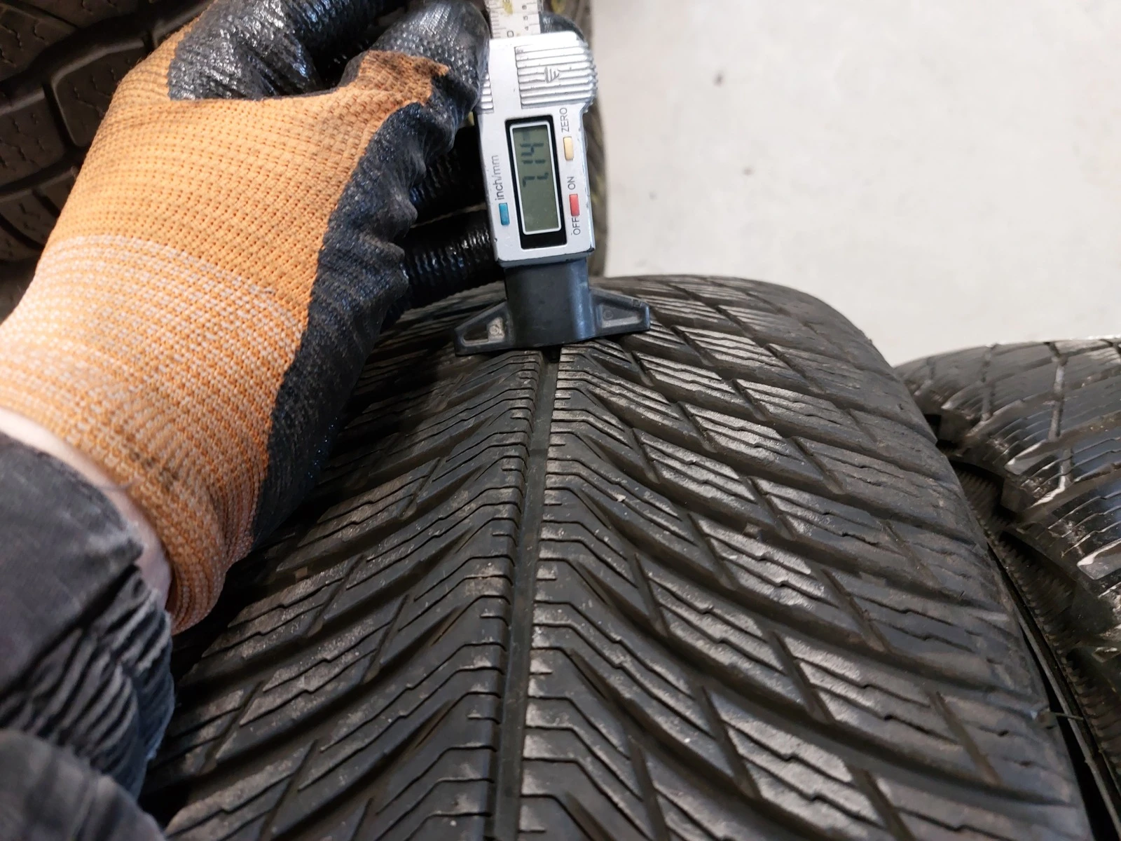  235/45R18 | Mobile.bg   4