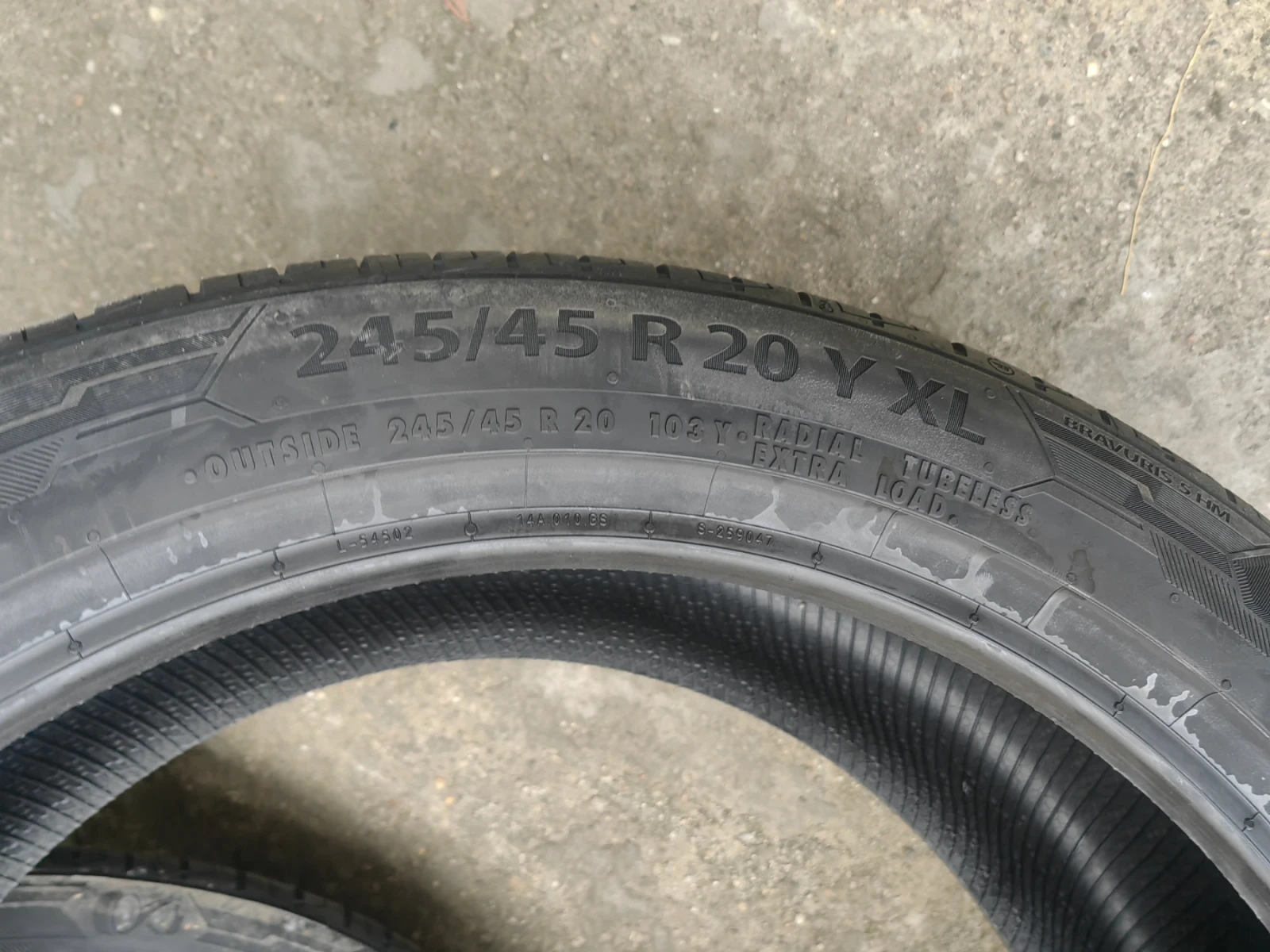 Гуми Летни 245/45R20, снимка 5 - Гуми и джанти - 56272109