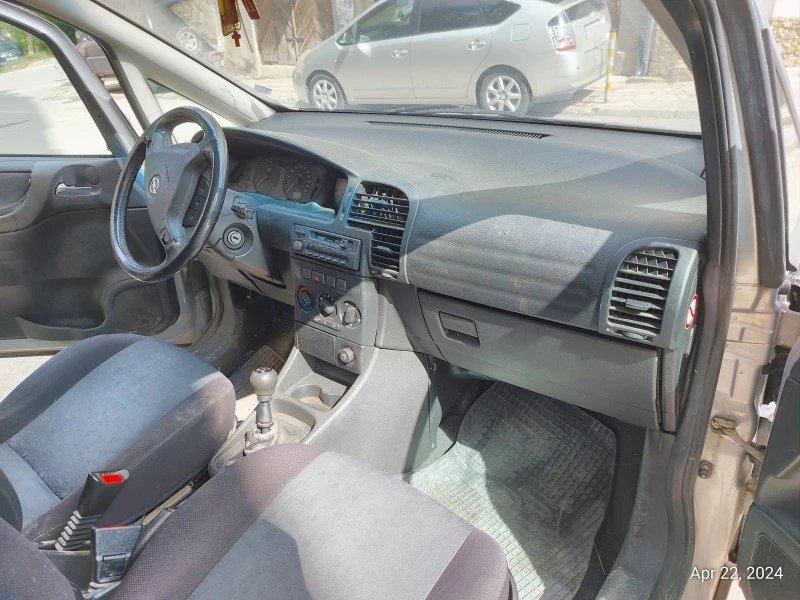 Opel Zafira, снимка 10 - Автомобили и джипове - 45401024