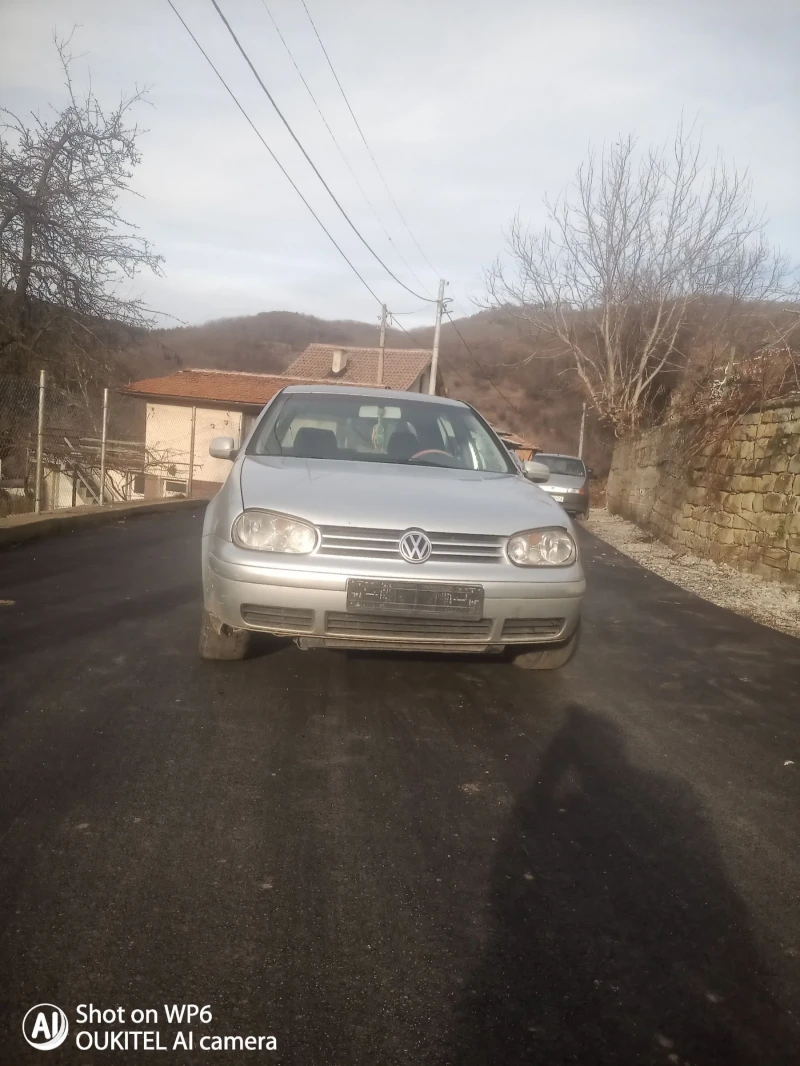 VW Golf, снимка 1 - Автомобили и джипове - 48949135