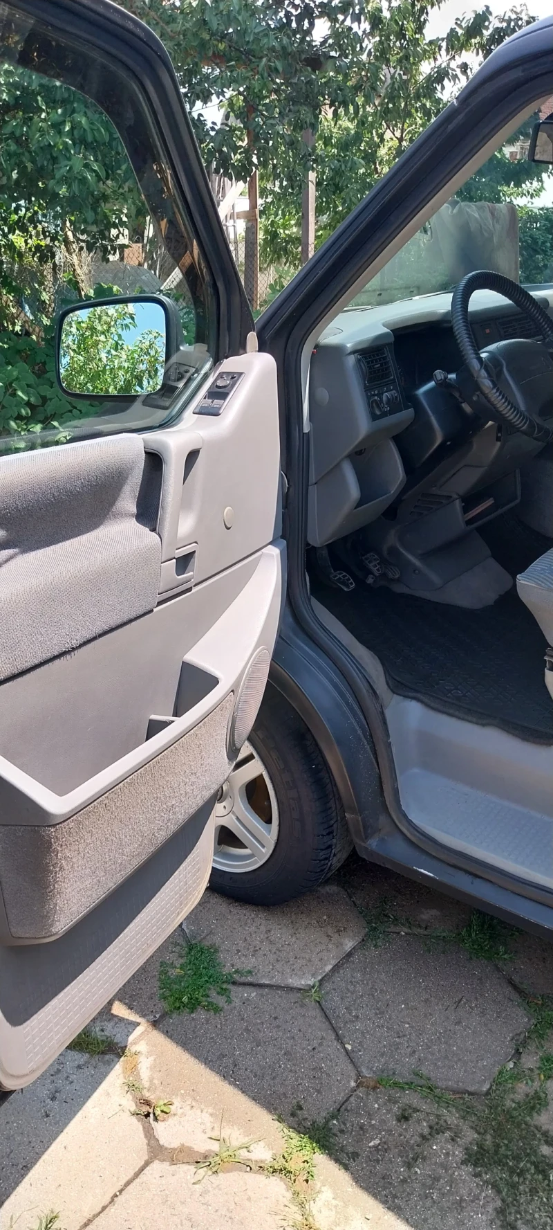 VW Multivan T4, снимка 5 - Автомобили и джипове - 52042478