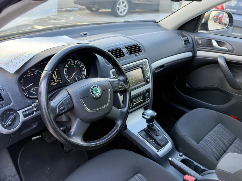 Skoda Octavia 1.8 Б AVTOMAT 160 KC, снимка 9 - Автомобили и джипове - 52043547