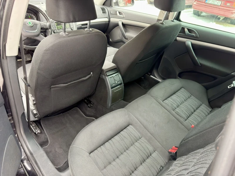 Skoda Octavia 1.8 Б AVTOMAT 160 KC, снимка 11 - Автомобили и джипове - 52043547