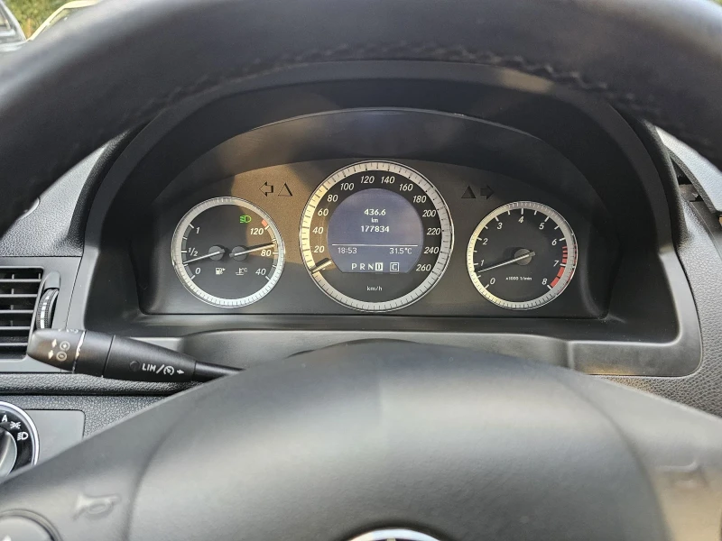 Mercedes-Benz C 180, снимка 10 - Автомобили и джипове - 52421928