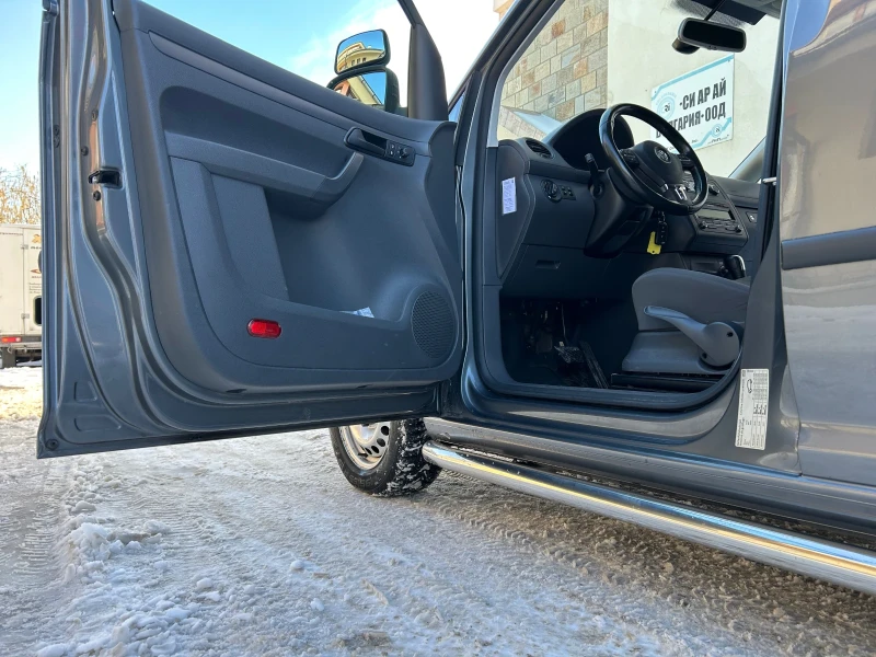 VW Caddy 1.6TDI LONG DSG , снимка 13 - Автомобили и джипове - 53342128