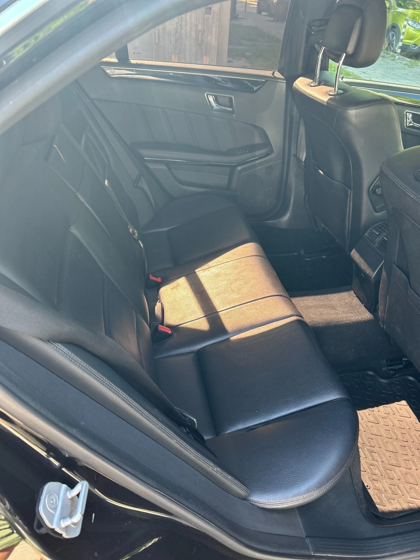 Mercedes-Benz E 220  - изображение 8