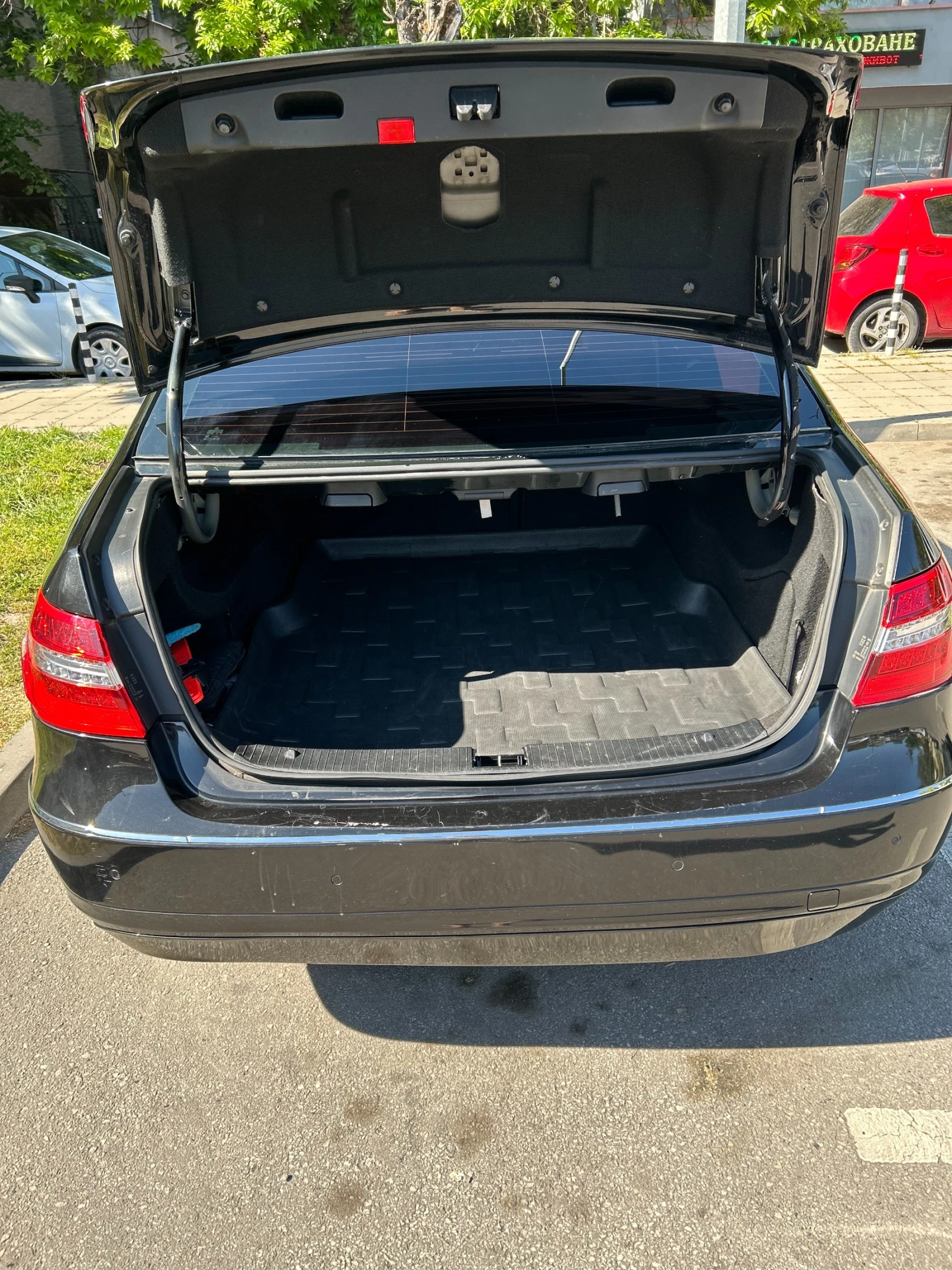 Mercedes-Benz E 220  - изображение 5