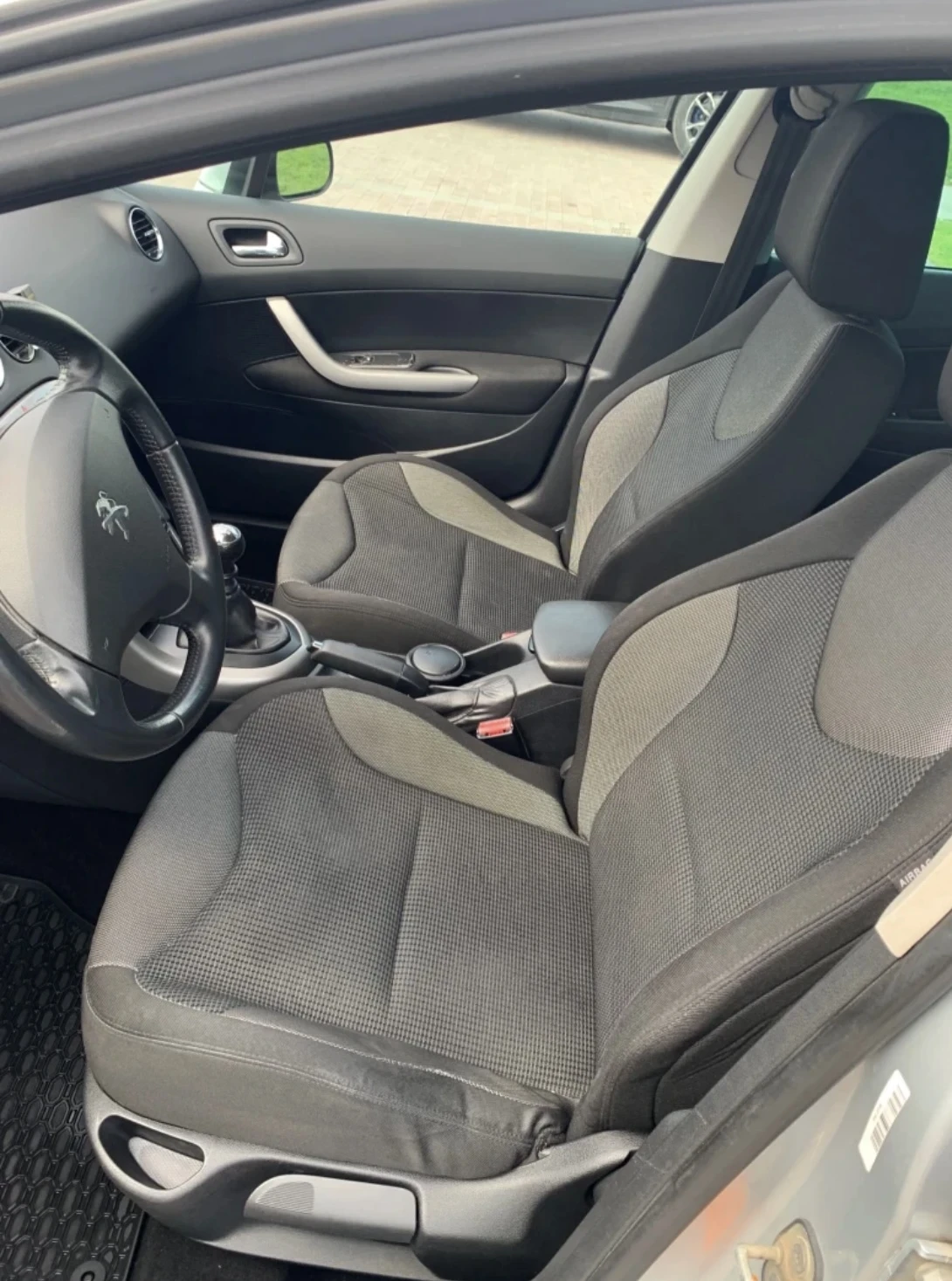 Peugeot 308 1.6 HDI SW - изображение 7