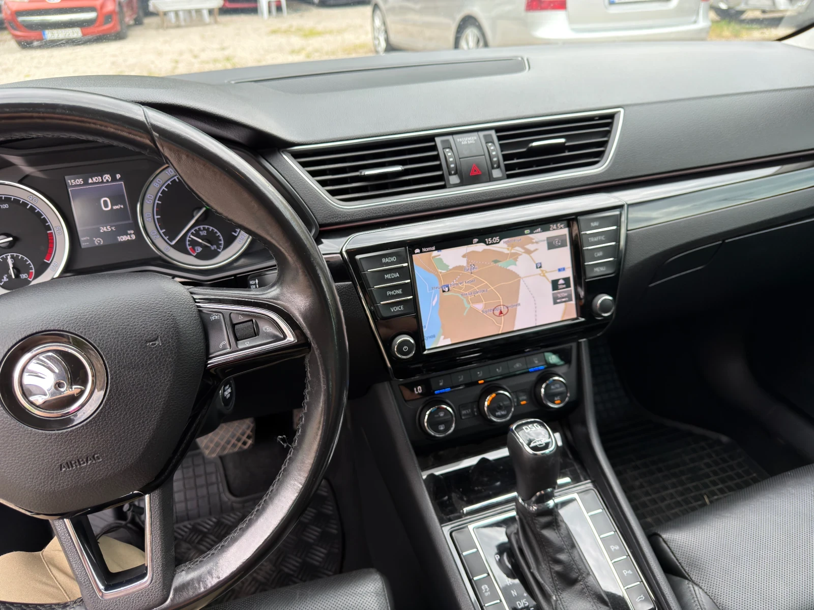 Skoda Superb Laurin & Klement 2.0Д 190 КС DSG, снимка 12 - Автомобили и джипове - 52043547