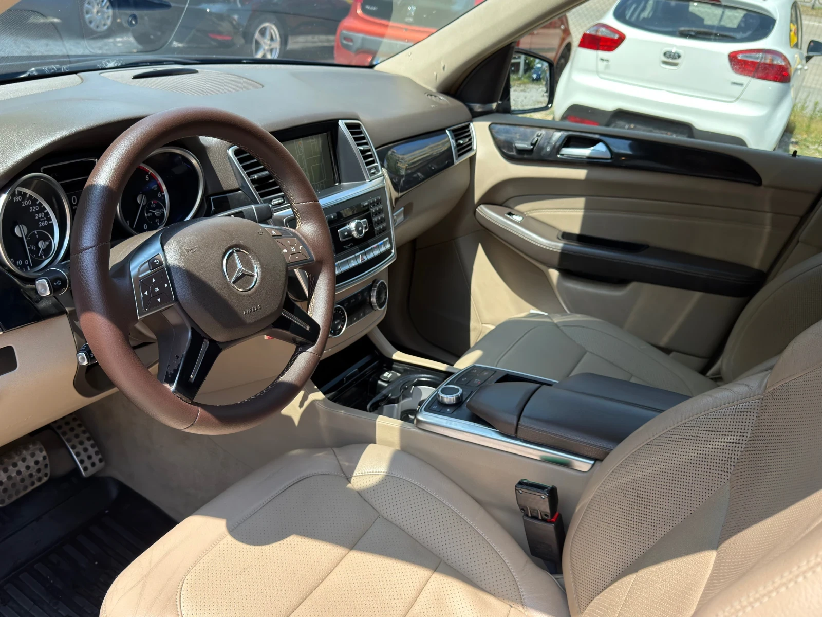 Mercedes-Benz ML 350 3.5 D, снимка 9 - Автомобили и джипове - 52043547