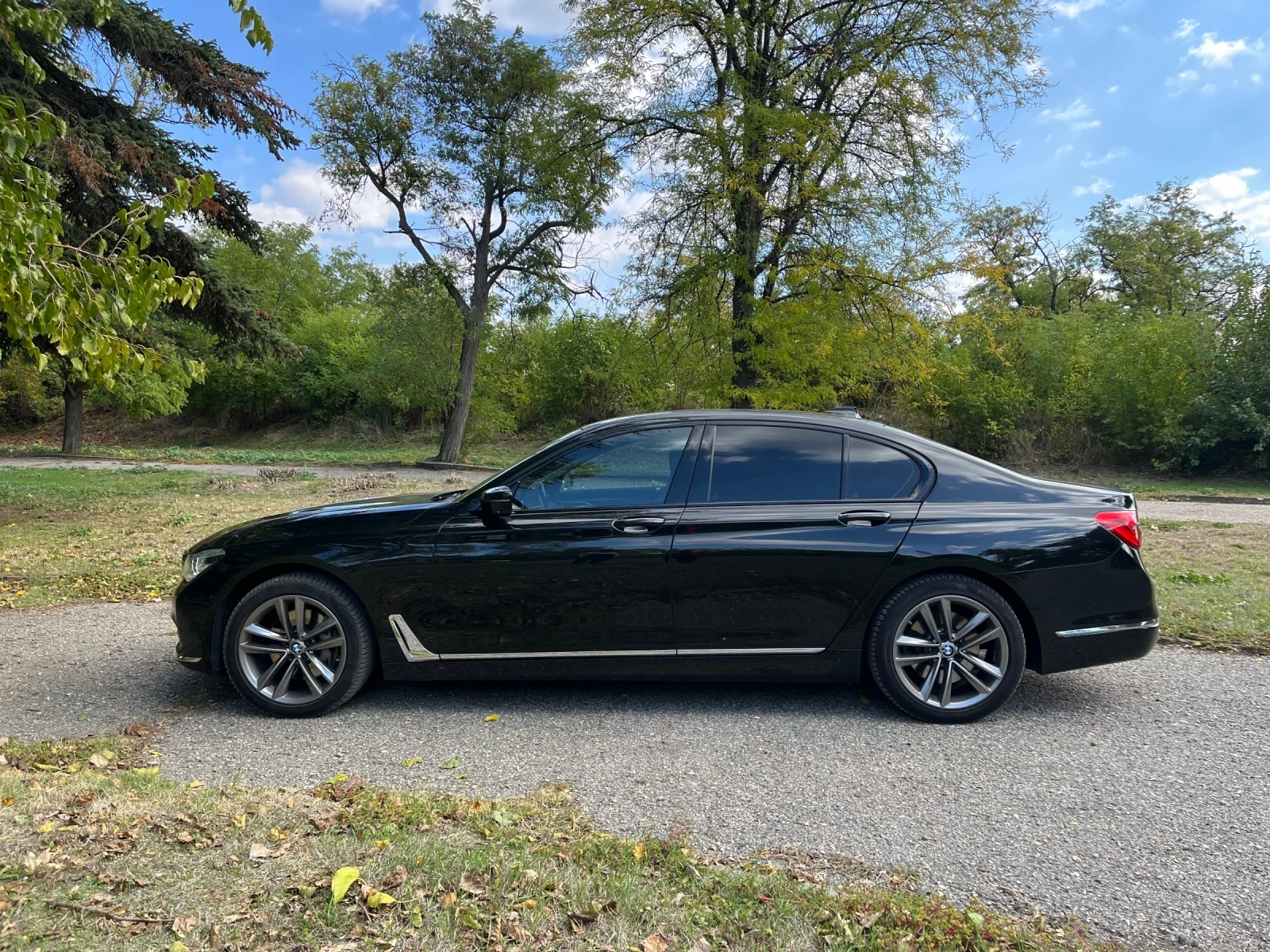 BMW 740 КАТО НОВА! - изображение 3