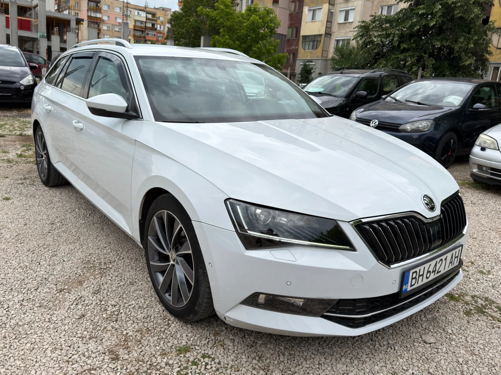Skoda Superb Laurin & Klement 2.0Д 190 КС DSG, снимка 9 - Автомобили и джипове - 52043547