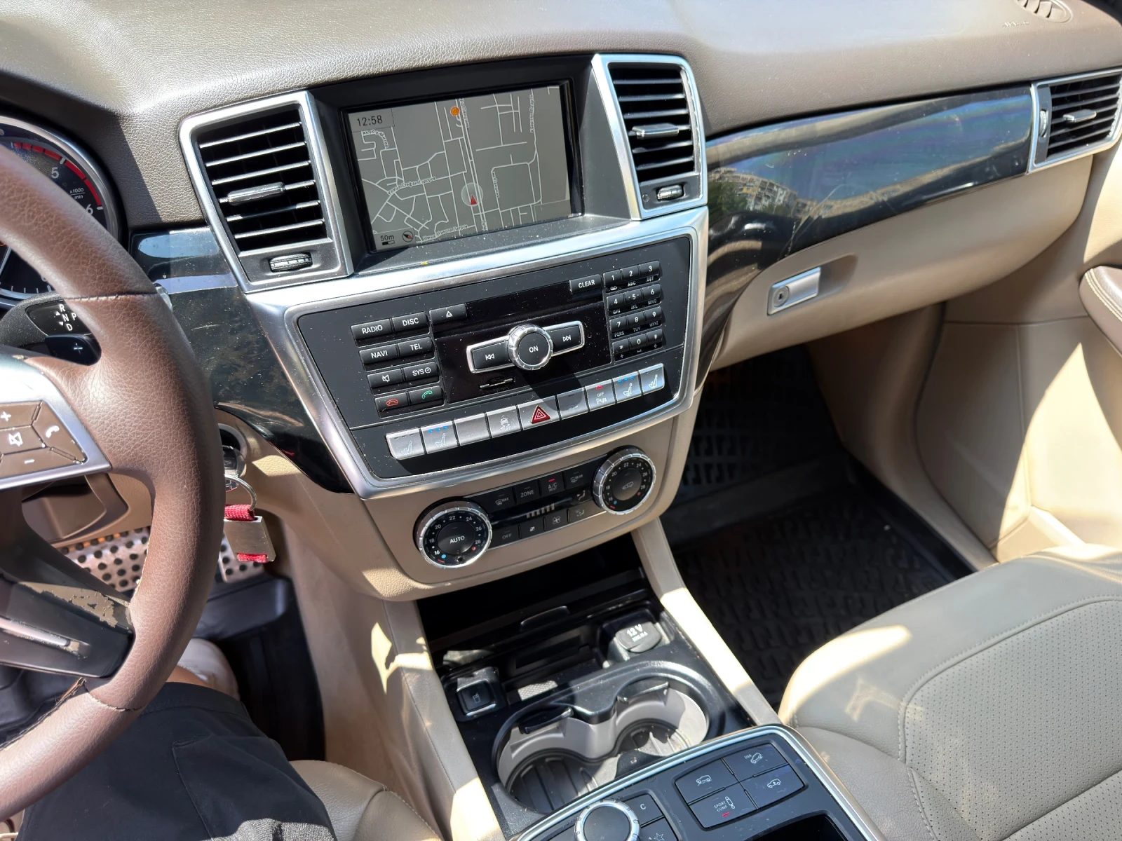 Mercedes-Benz ML 350 3.5 D, снимка 10 - Автомобили и джипове - 52043547