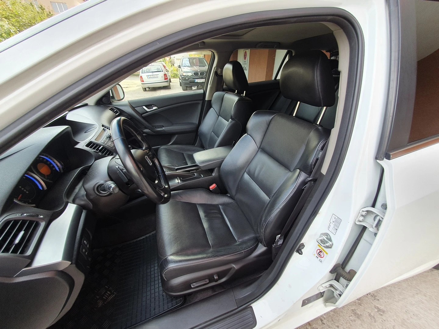 Honda Accord Executive Facelift 2.2 i-DTEC - изображение 7