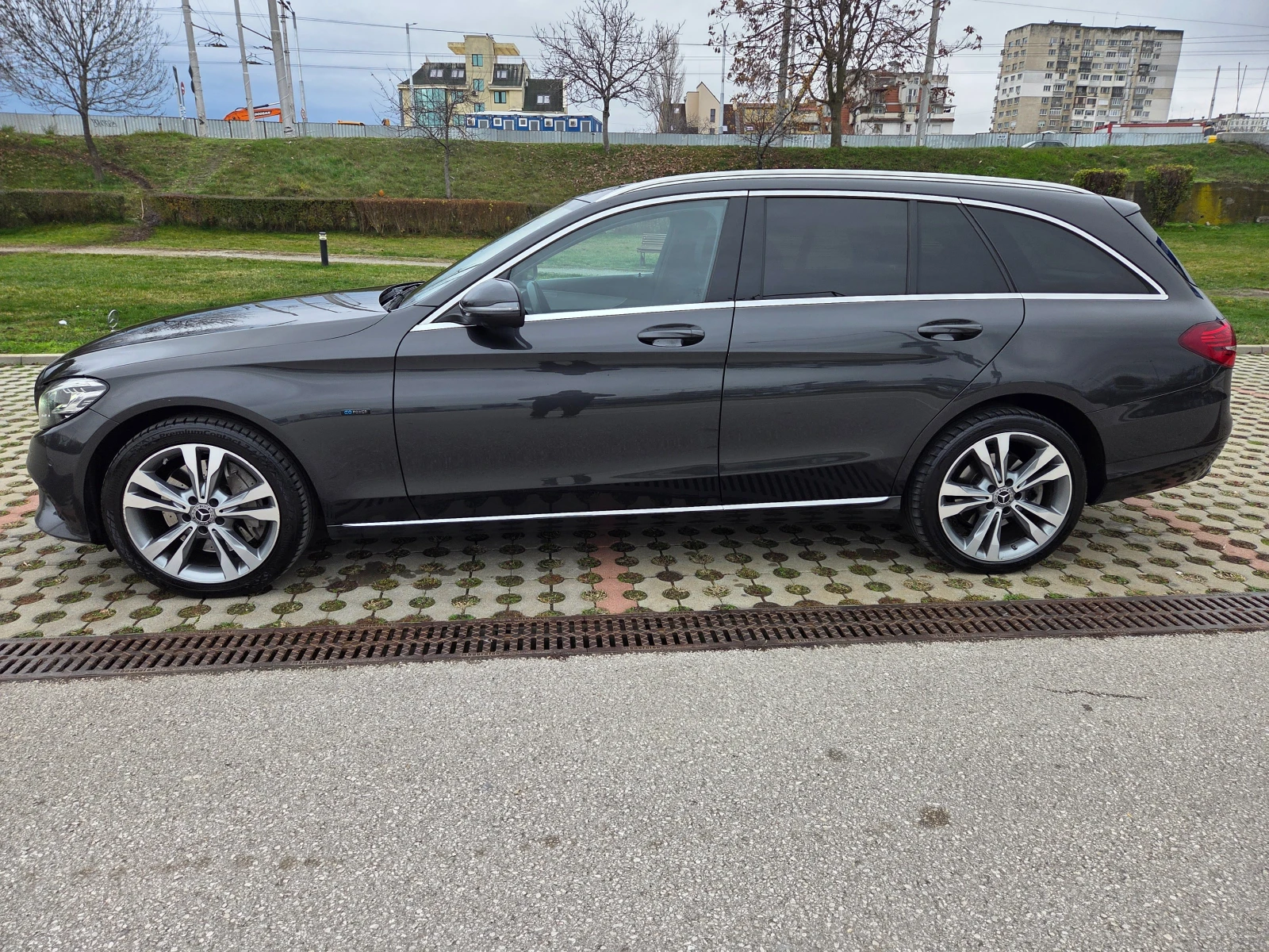 Mercedes-Benz C 300 Plug-in hybrid 4matic - изображение 7