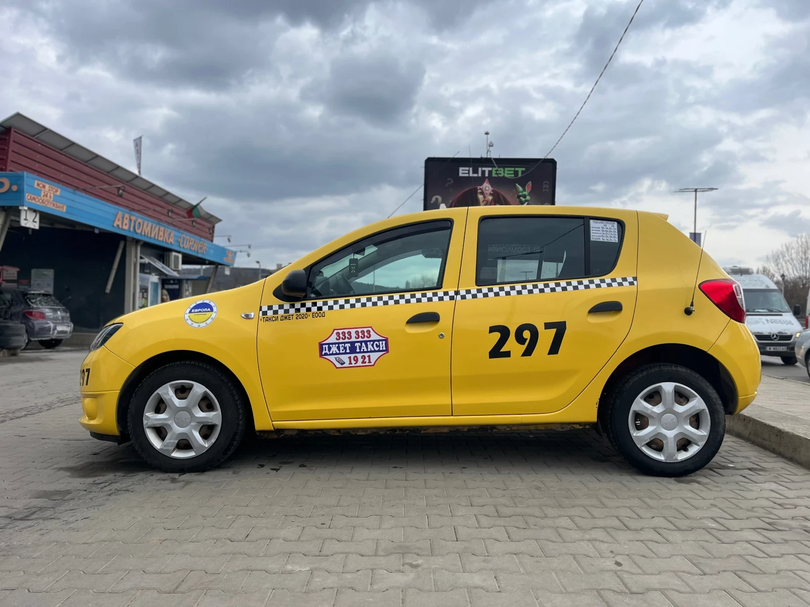 Dacia Sandero, снимка 5 - Автомобили и джипове - 53890269