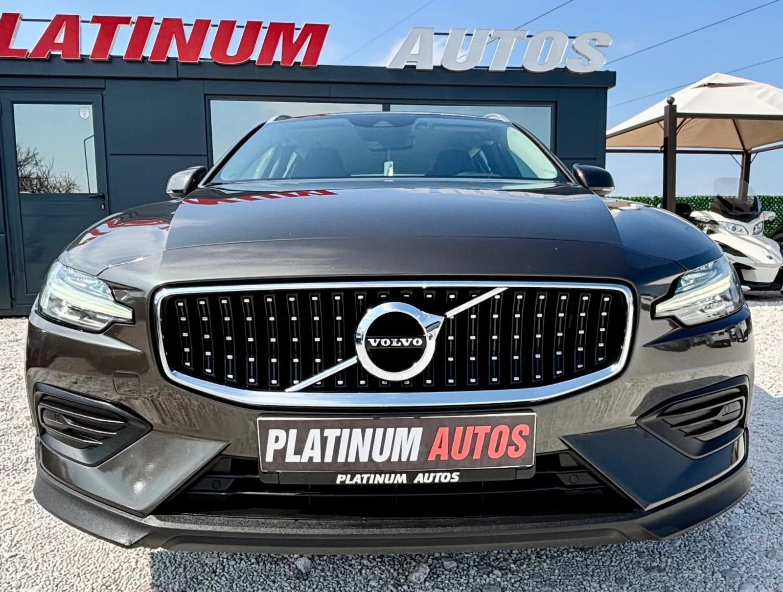 Volvo V60 Cross Country 2.0D/4X4/ДИСТРОНИК/ЕВРО 6 , снимка 2 - Автомобили и джипове - 53981798