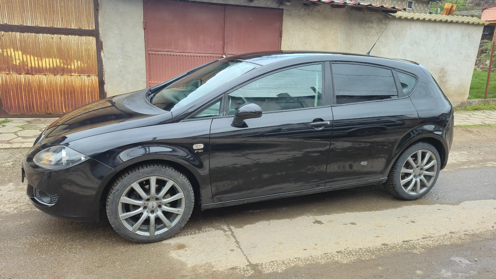 Seat Leon 2.0 FSI, снимка 2 - Автомобили и джипове - 54070049
