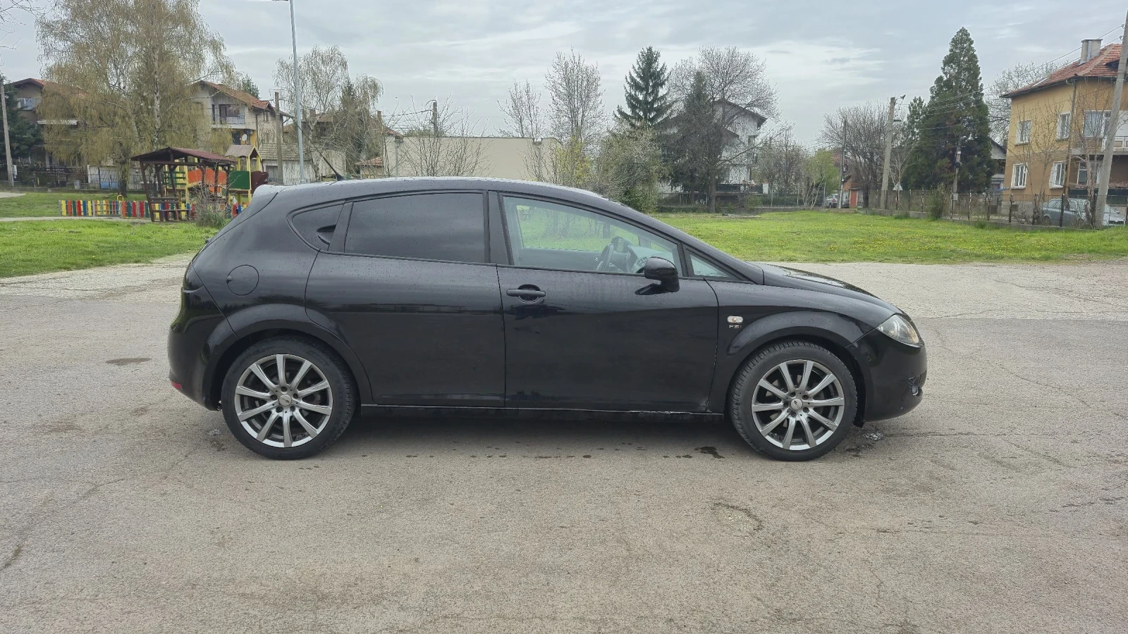 Seat Leon 2.0 FSI, снимка 4 - Автомобили и джипове - 54070049